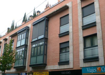 2000-EDIFICIO DE 14 VIVIENDAS DE LUJO Y LOCALES COMERCIALES EN CIUDAD REAL