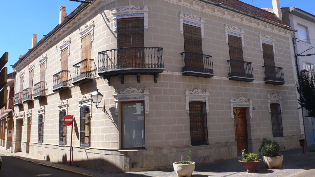 1996-REHABILITACIÓN DE LA CASA SALCEDO